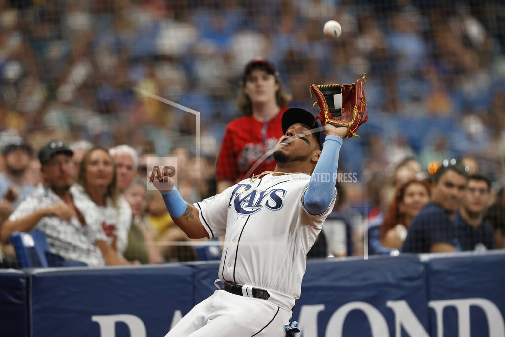 Rays' Randy Arozarena joins growing list of stage-hogging athletes  disrespecting game