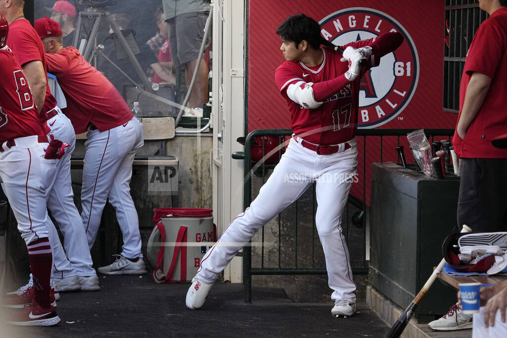 Mike Trout returns to the Angels' lineup after a 7-week absence with a  broken hand