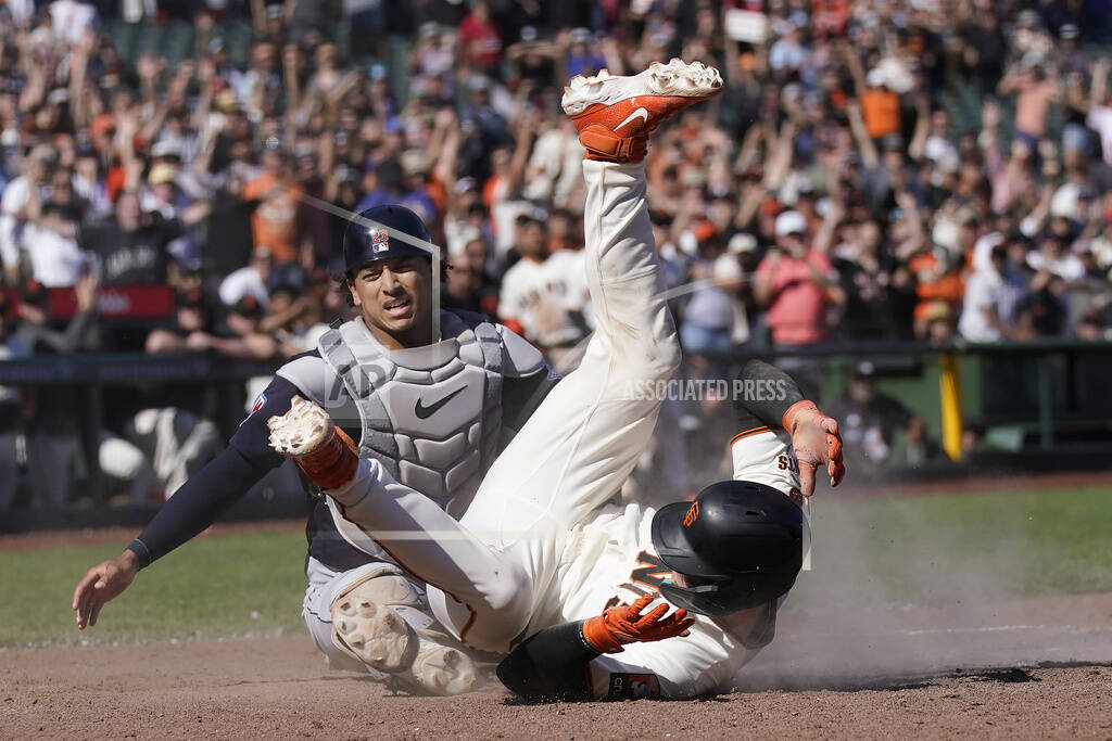 Davis homers, Wade hits winning sac fly as Giants rally past Guardians 6-5  in 10 - Record Herald