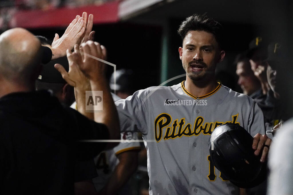 Pirates score two runs in 7th, rally to beat Reds 7-5 - Record Herald