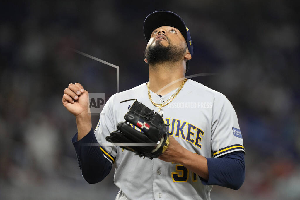 Joel Payamps secures Brewers' win, 04/11/2023