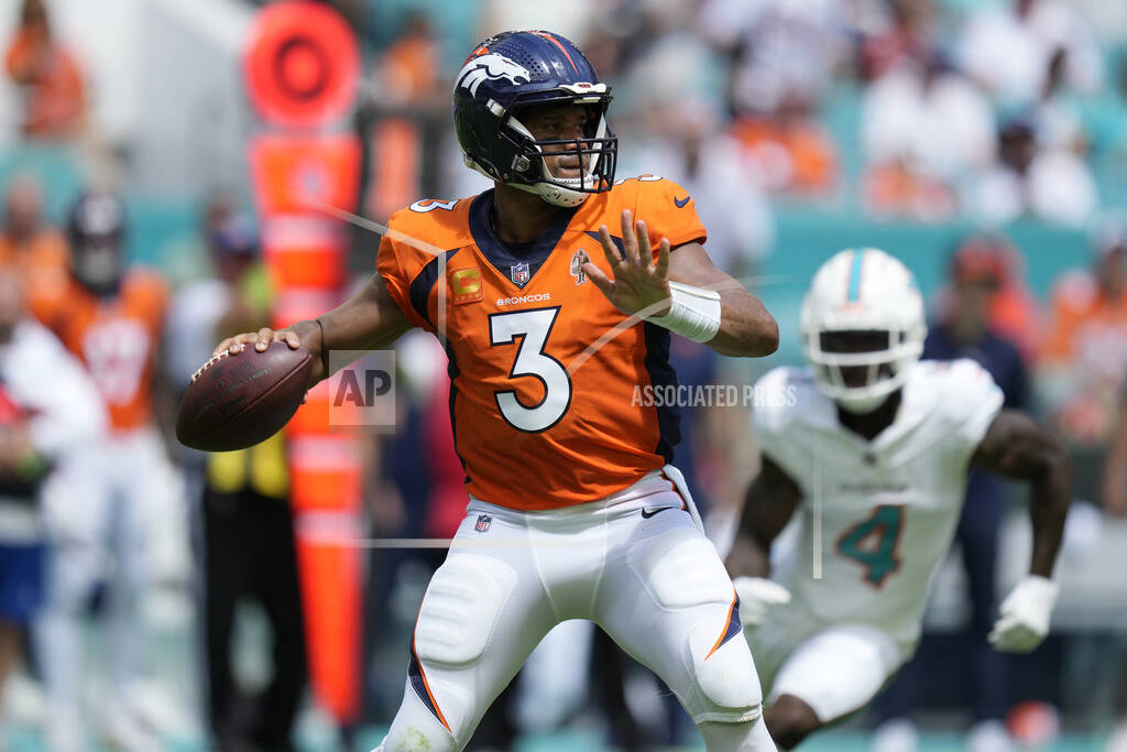 Miami Dolphins defeat Denver Broncos 70-20 in their first home game of  season