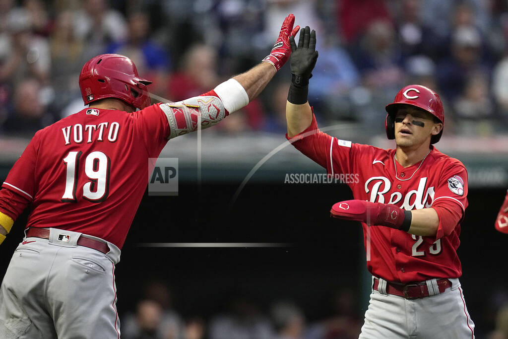 Cincinnati Reds' Christian Encarnacion-Strand (33) gestures as he