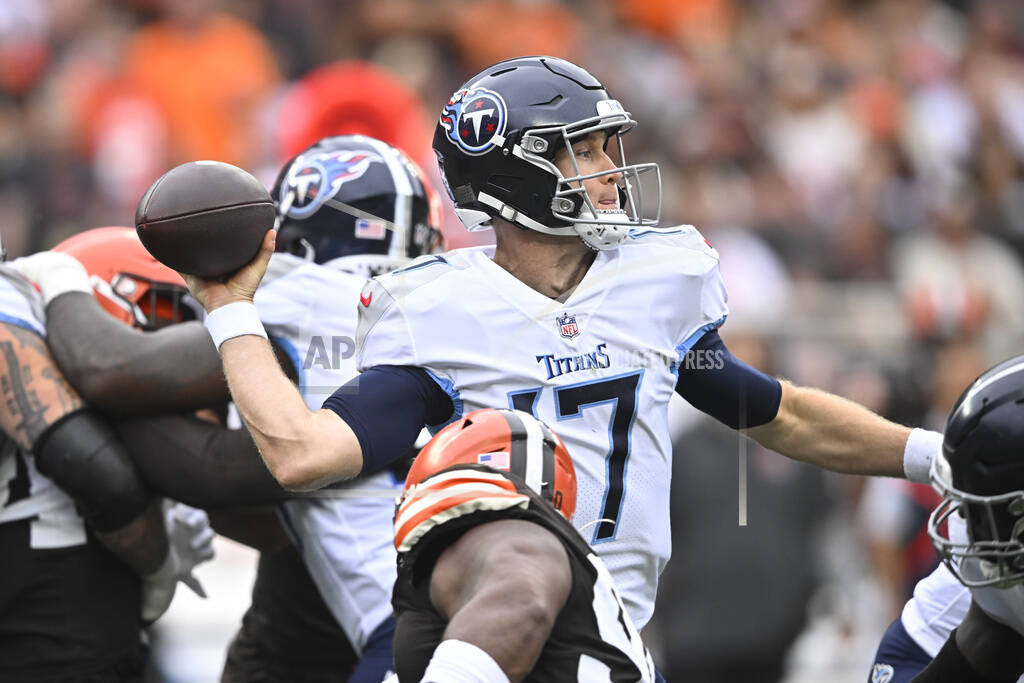 Will Tennessee Titans Play Ryan Tannehill, Justin Murray on