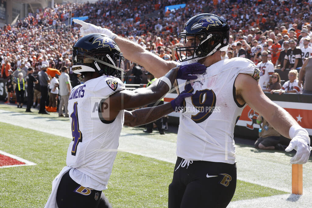 Lamar Jackson has 4 TDs as Ravens roll to 28-3 win over Browns and rookie  QB Thompson-Robinson - Record Herald